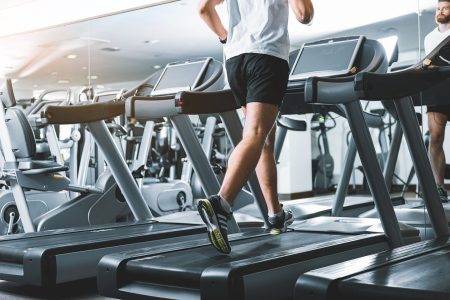 ランニングすれば痩せる？ 外ランとランニングマシン 消費カロリーの差は？｜トレッドミル 効果 脂肪燃焼