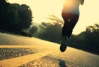 50歳以降 ランニングフォーム 地面からの衝撃を抑え水平に移動する｜走り方 高齢 中年